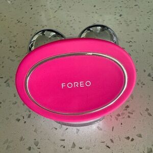 FOREO BEAR Smart microcurrent facial toning device Hot Pink